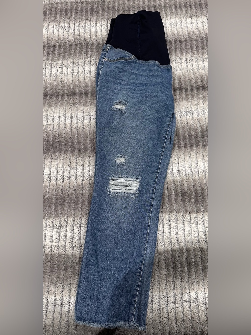 Isabel Maternity Cropped Jeans 
Size 8